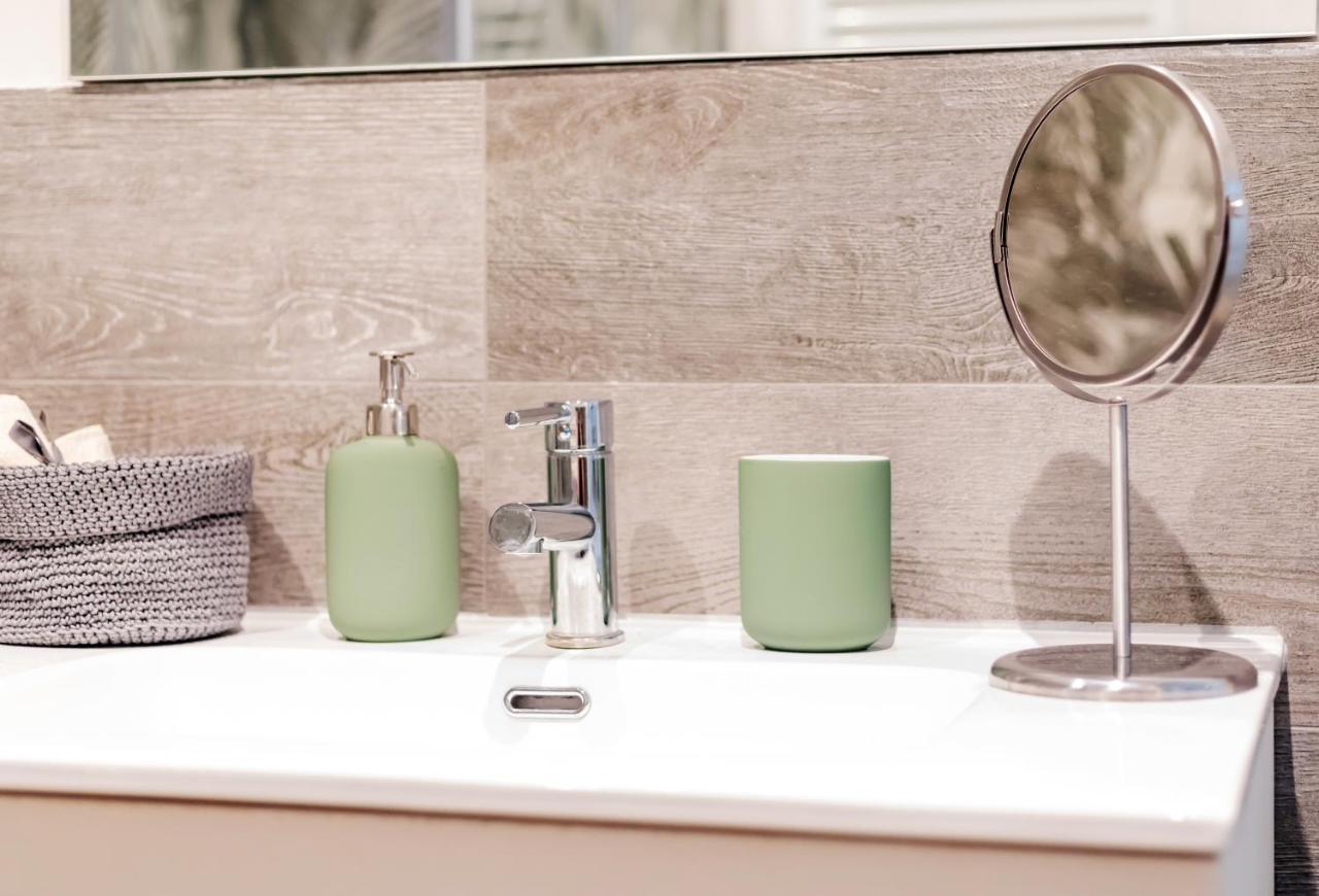 Duomo-Navigli Charming And Modern With Fast Wifi Apartment Milan Luaran gambar